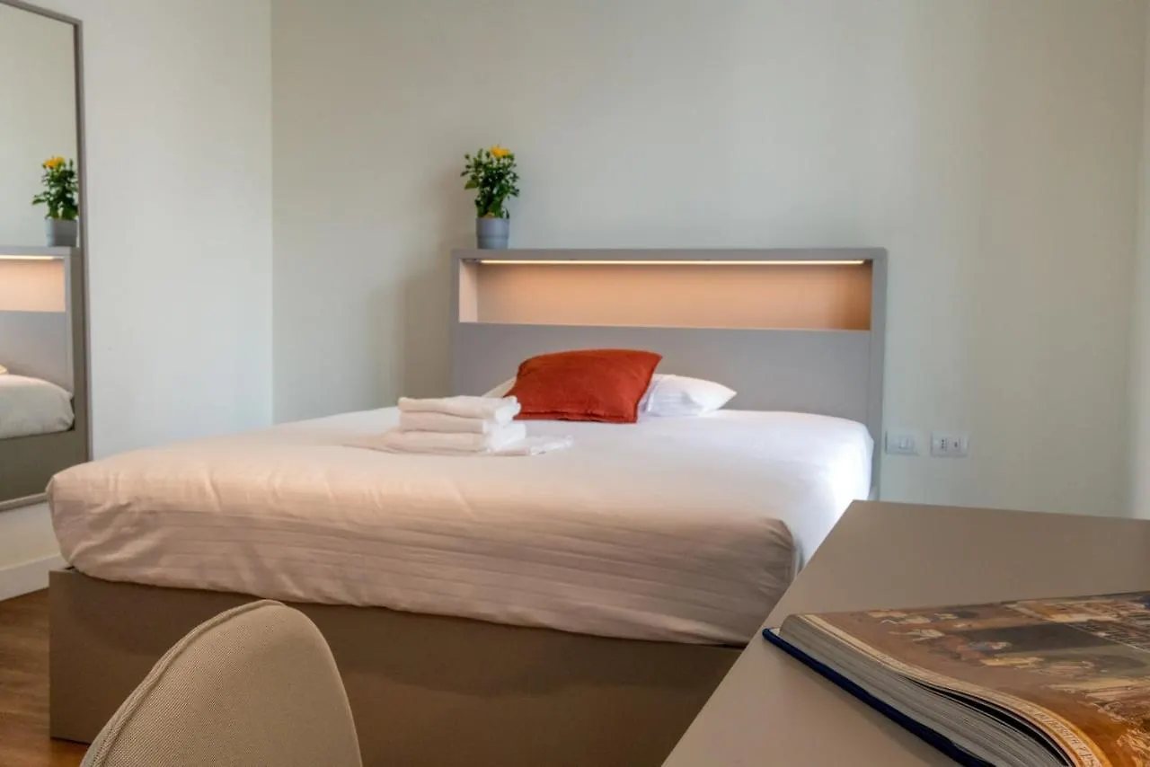 Il Santo Stays Florence Hostel