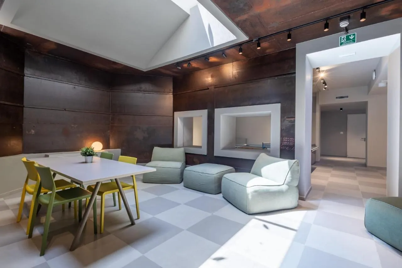 Il Santo Stays Florence Hostel